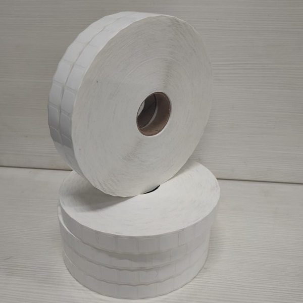 15х15 этикетки Полипропилен 10000 Белые PP, вт 40/ 76мм, ширина подложки 20мм (15*15)