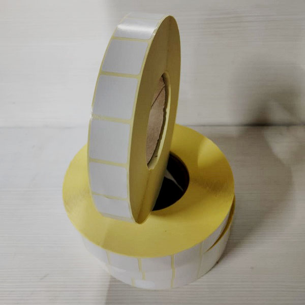 25х25 этикетки 5000 шт Полуглянцевые бумажные белые, вт 40 или 76мм