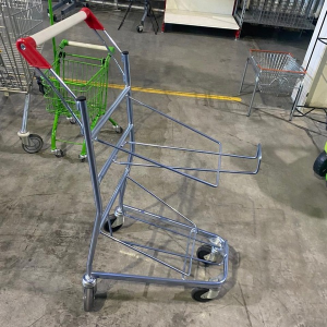 Новые тележки для покупательских корзин российского производства