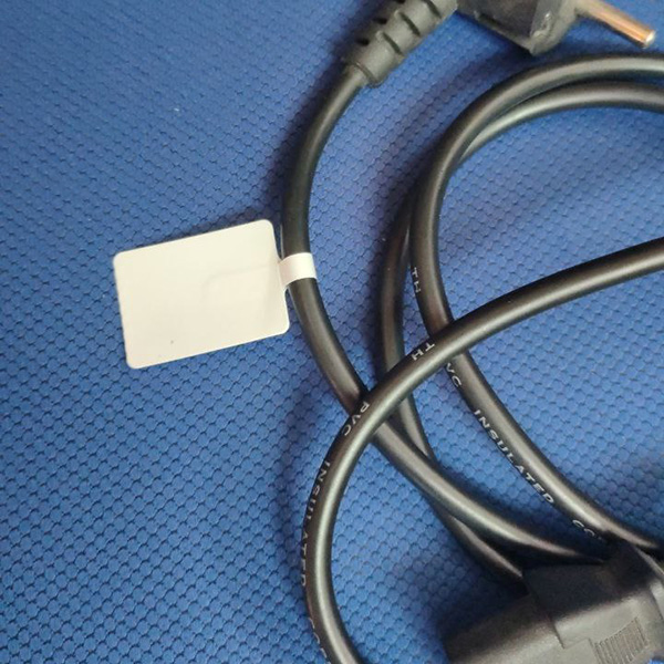 Бирки для бижутерии Полипропиленовые 33*24 мм с тонким хвостиком 5мм, 2000 шт/втулка 40 мм/76 PP (Ценники для бижутерии ярлыки, бирки ювелирные)